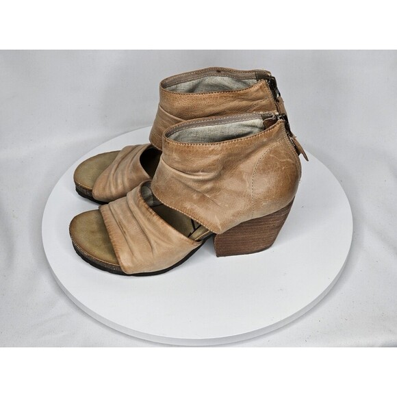 OTBT Womens Patchouli Sandal Size 7 Saddle Tan Leather Block Heel Boot Cutouts - Picture 1 of 7